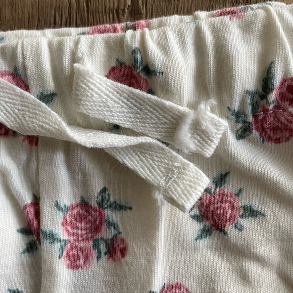 H&M: Baby Girl 100% Cotton Shorts (Set of 3) - Picture 8 of 9